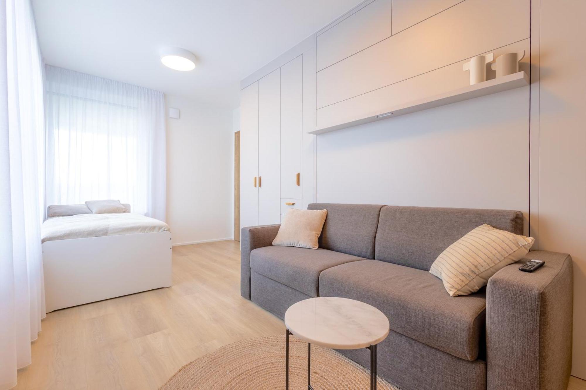 Апартаменты Bright 2Br - 7Th Floor, Balcony, Free Parking By Gravity Прага Экстерьер фото