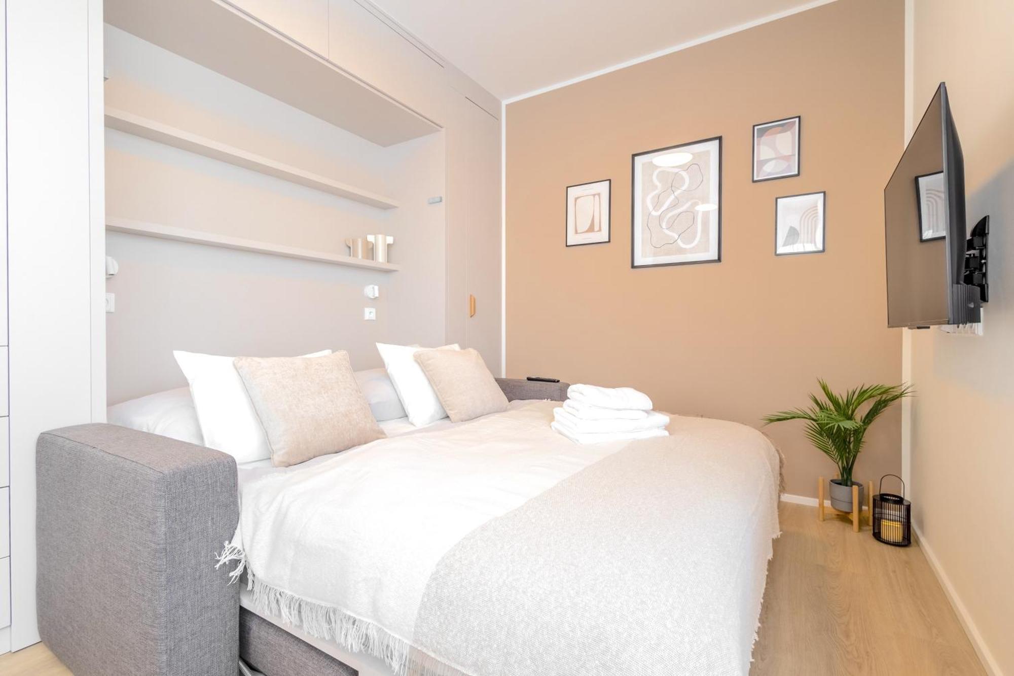 Апартаменты Bright 2Br - 7Th Floor, Balcony, Free Parking By Gravity Прага Экстерьер фото