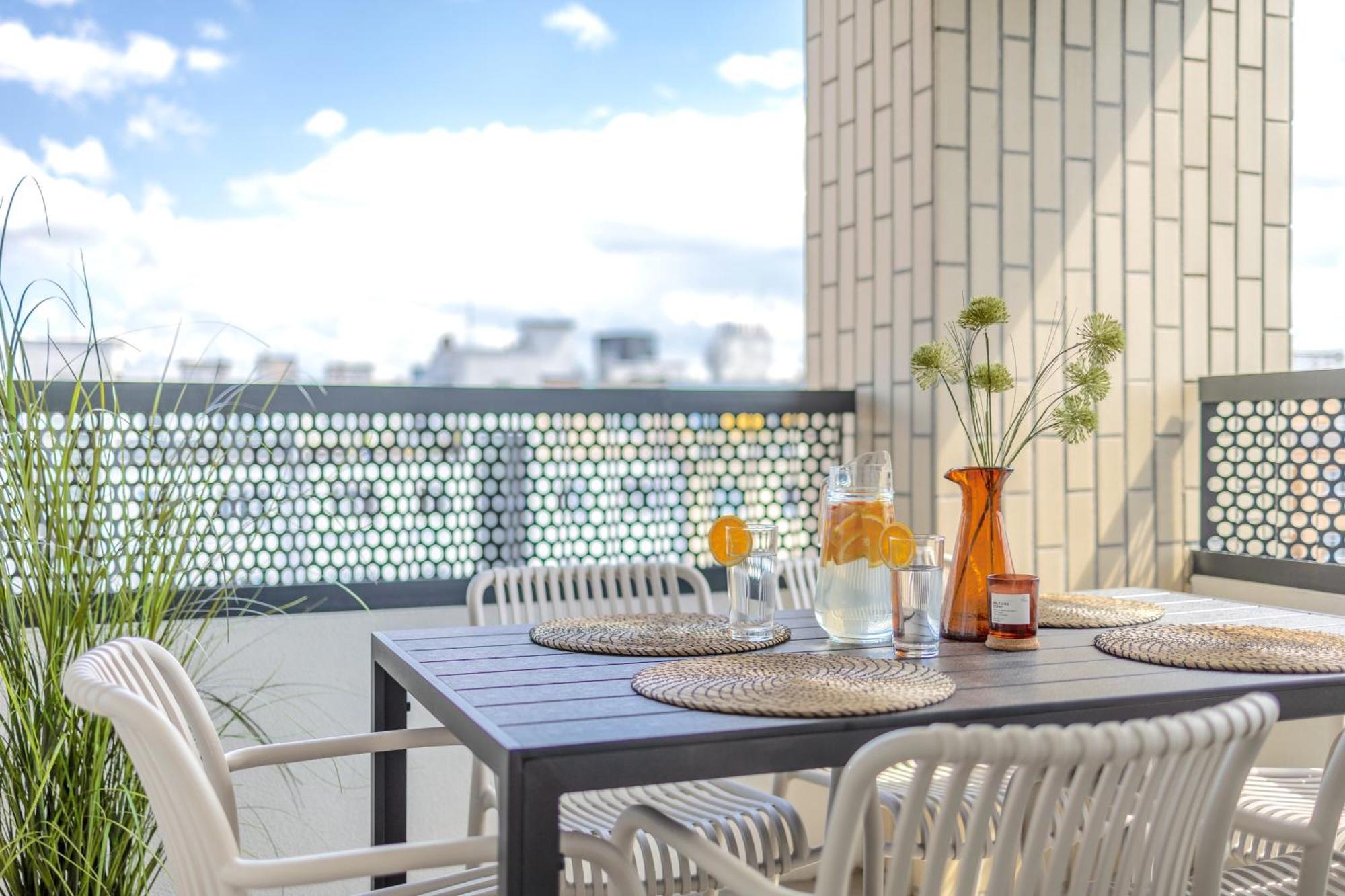 Апартаменты Bright 2Br - 7Th Floor, Balcony, Free Parking By Gravity Прага Экстерьер фото