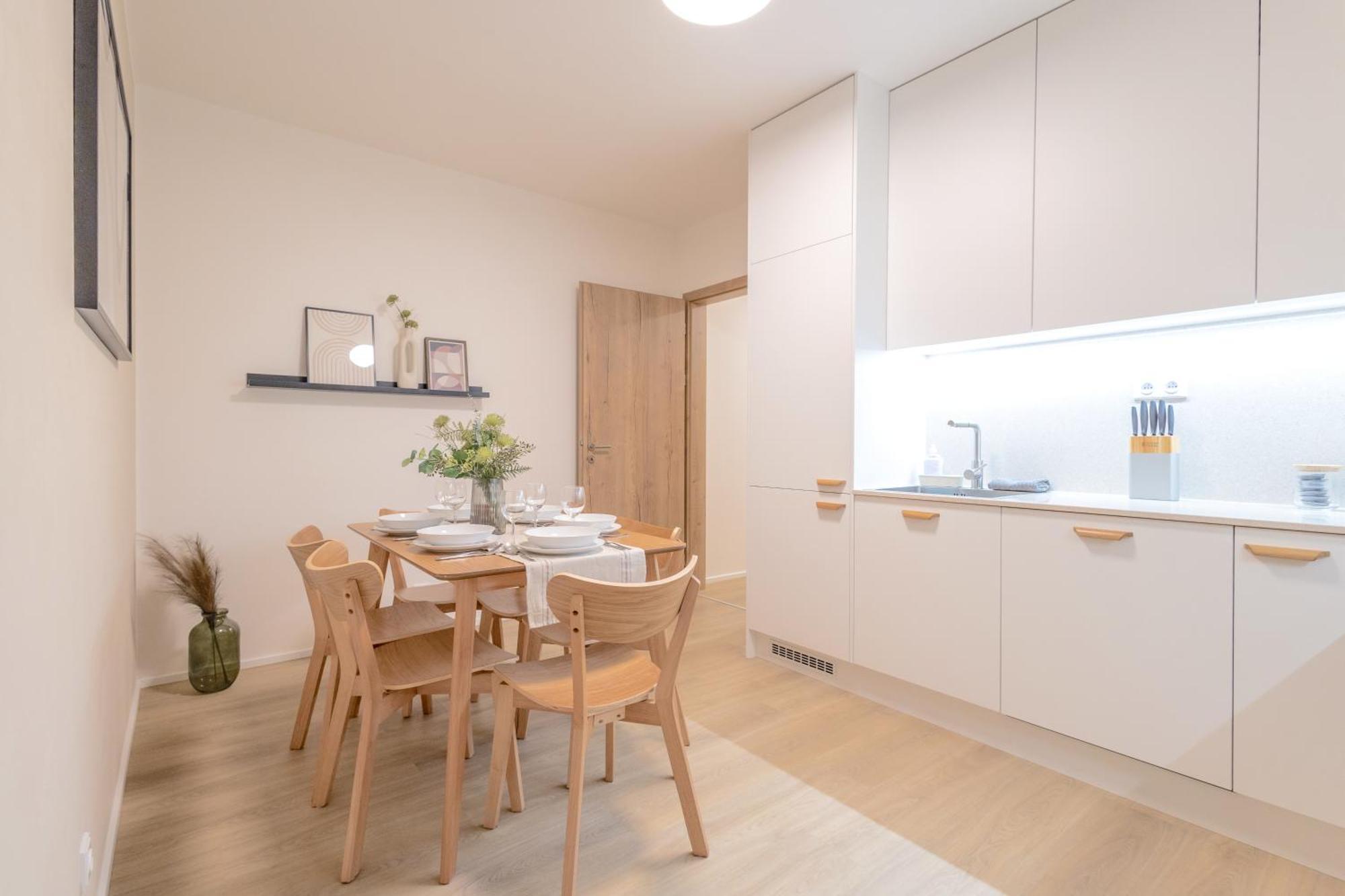 Апартаменты Bright 2Br - 7Th Floor, Balcony, Free Parking By Gravity Прага Экстерьер фото