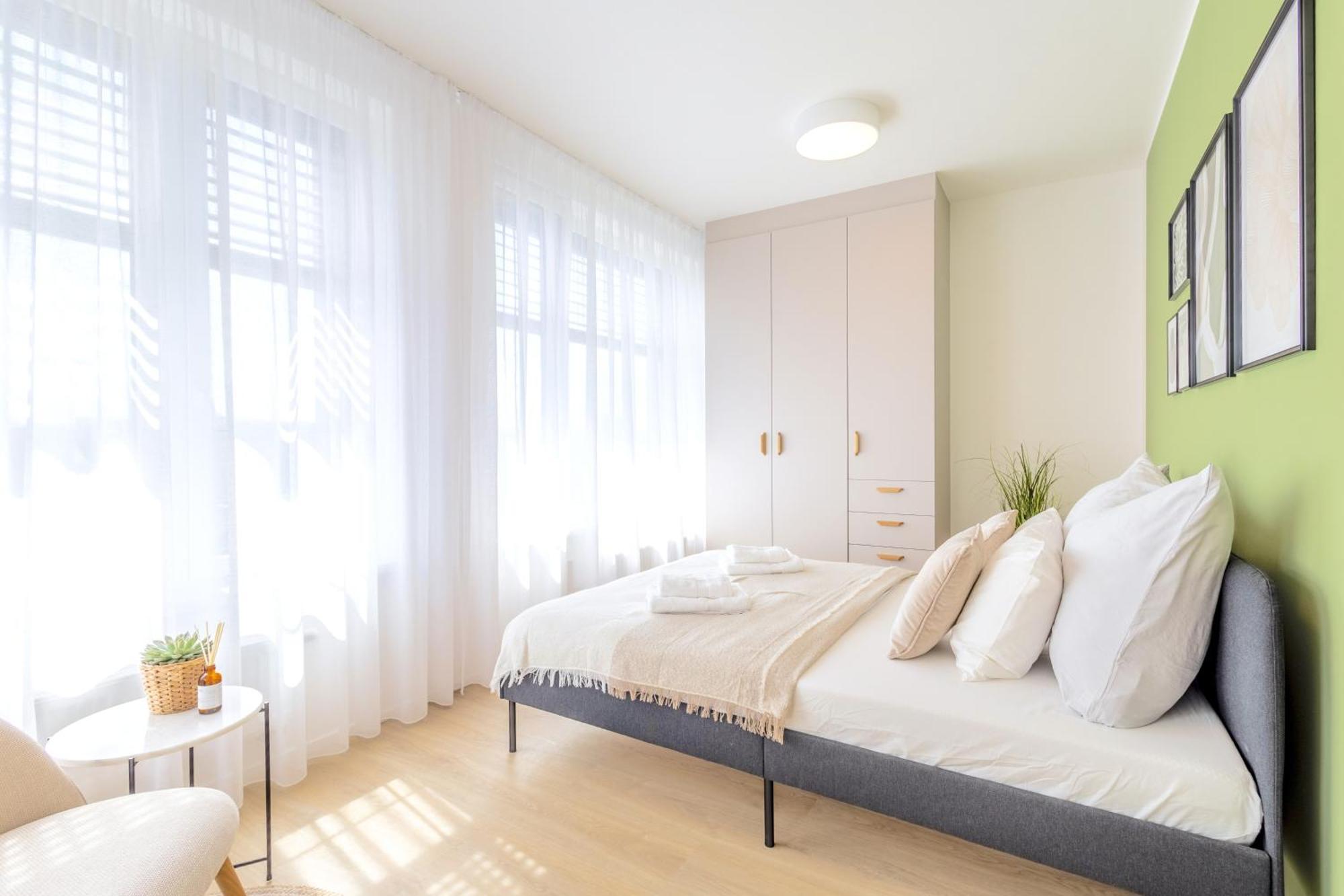 Апартаменты Bright 2Br - 7Th Floor, Balcony, Free Parking By Gravity Прага Экстерьер фото