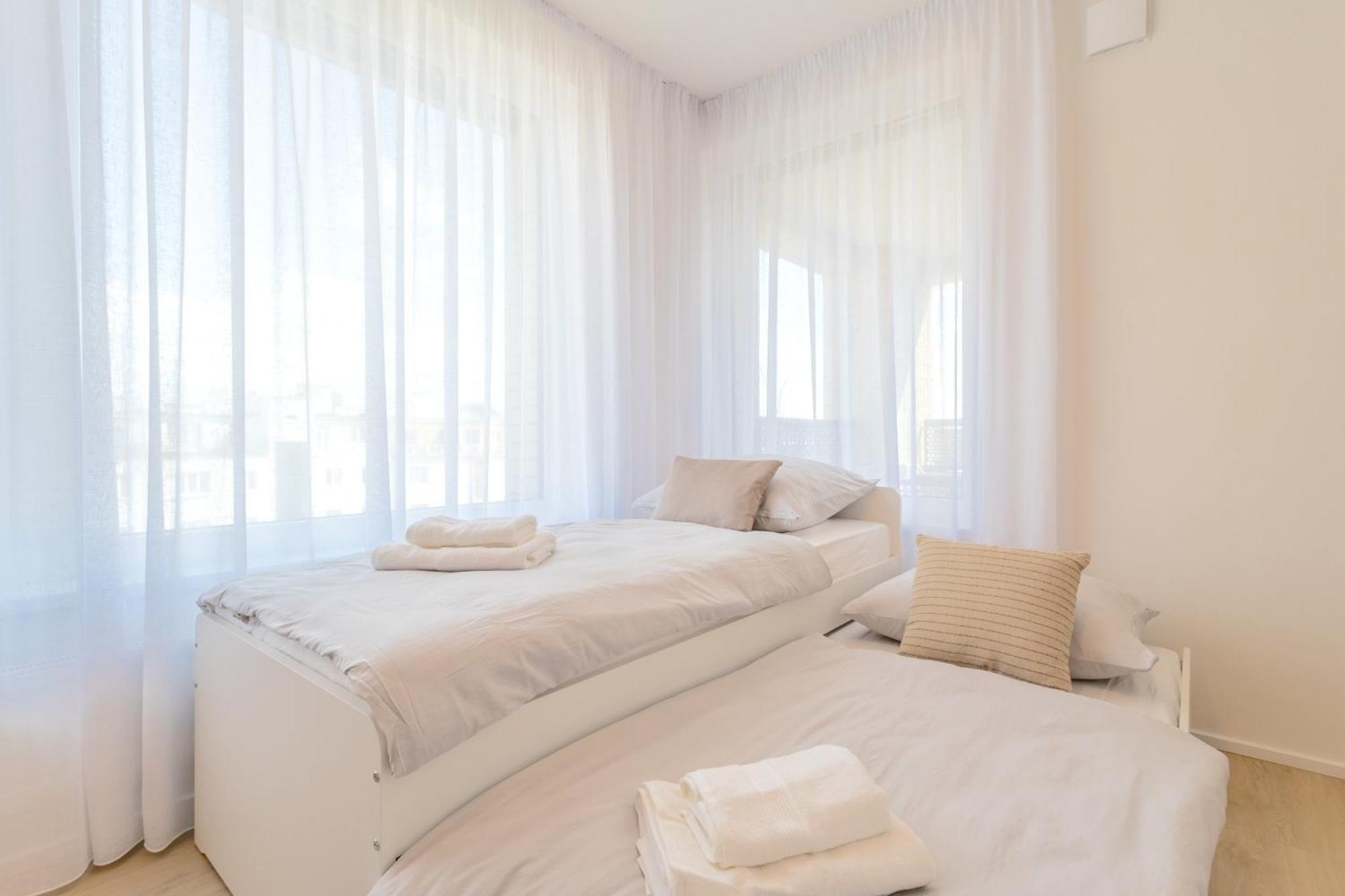 Апартаменты Bright 2Br - 7Th Floor, Balcony, Free Parking By Gravity Прага Экстерьер фото